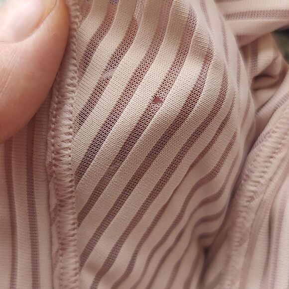 Lululemon Women's Sheer Striped Top Size 4 - Picture 9 of 10